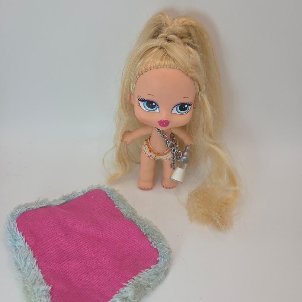 Vintage 2006 Bratz Babyz Hair Flair Cloe Doll